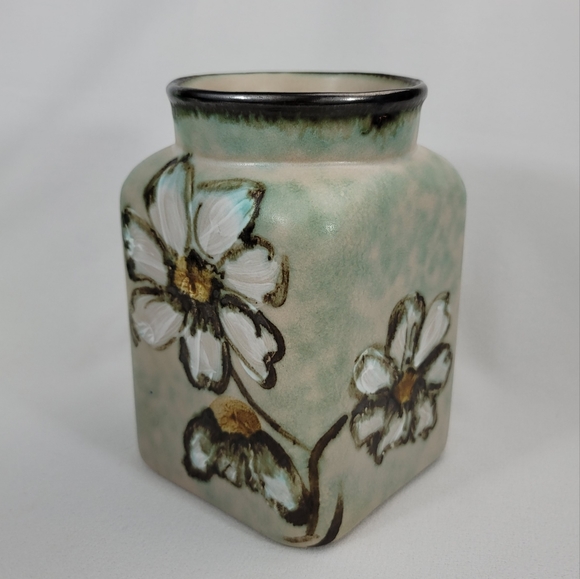 Hand Painted Pottery Jar - Floral Flowers - Picture 2 of 14